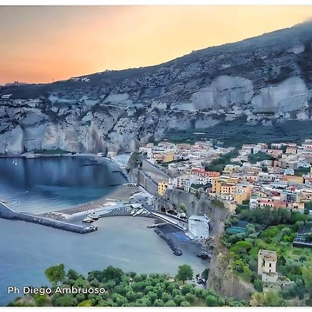 Casa Vacanza "Nonna Matilde" A Meta Di Sorrento, 600Mt Dal Mare, Casa Per 4 Bagian luar foto