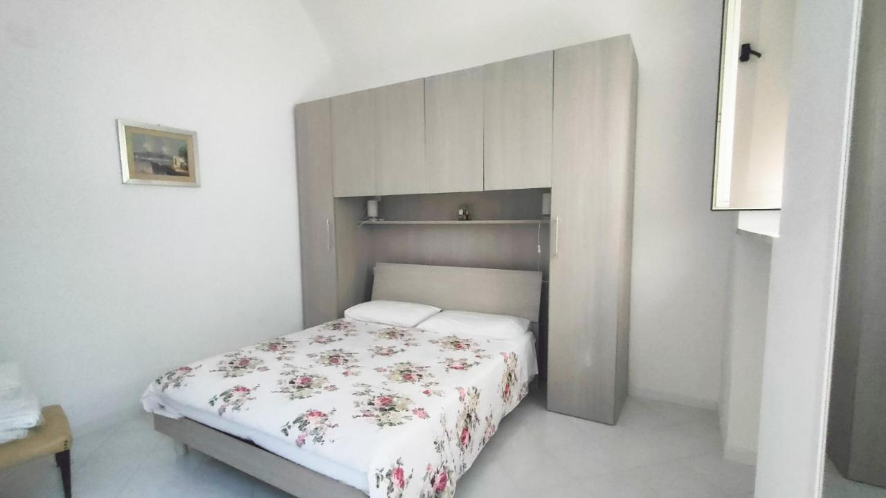 Casa Vacanza "Nonna Matilde" A Meta Di Sorrento, 600Mt Dal Mare, Casa Per 4 Bagian luar foto