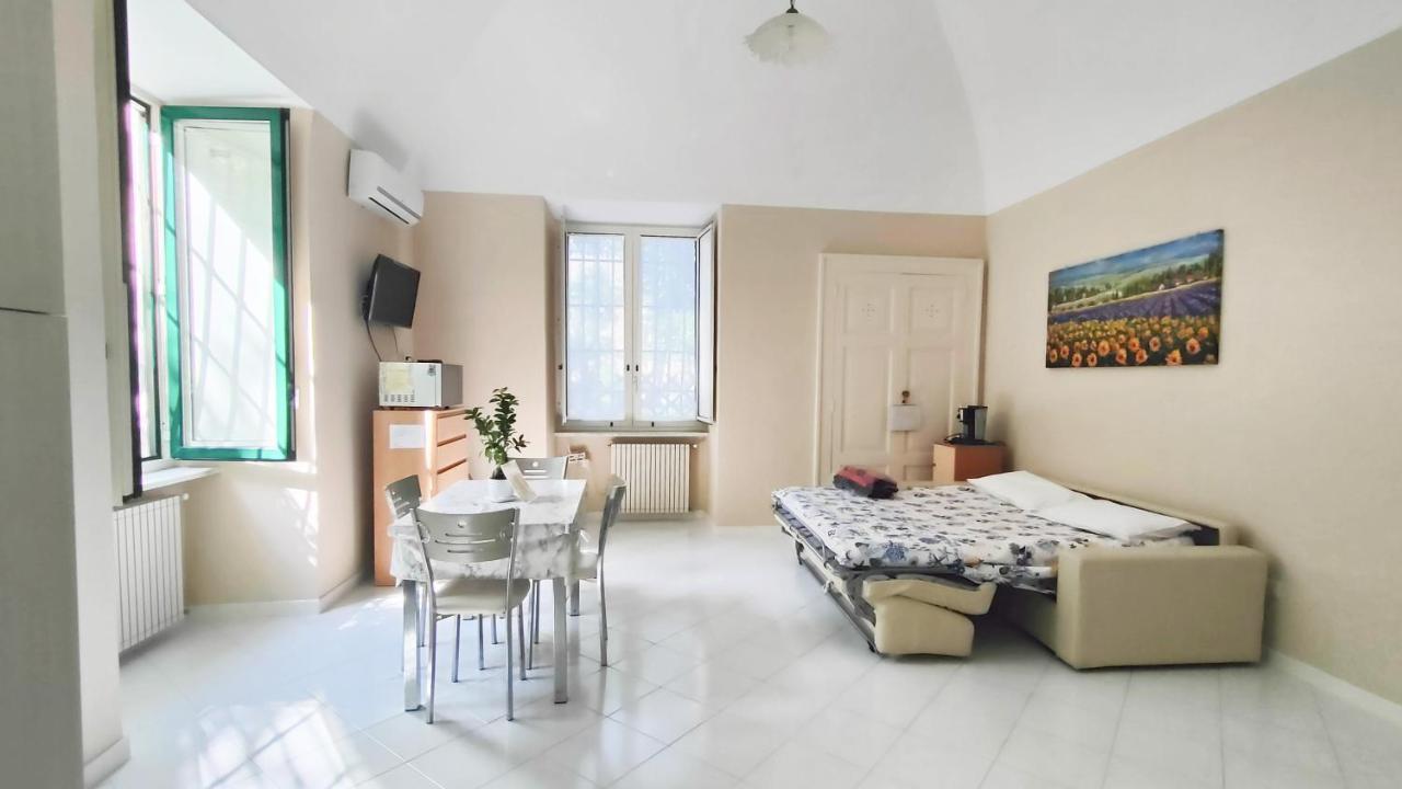 Casa Vacanza "Nonna Matilde" A Meta Di Sorrento, 600Mt Dal Mare, Casa Per 4 Bagian luar foto