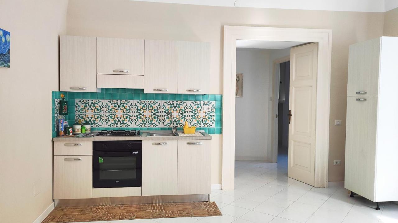 Casa Vacanza "Nonna Matilde" A Meta Di Sorrento, 600Mt Dal Mare, Casa Per 4 Bagian luar foto