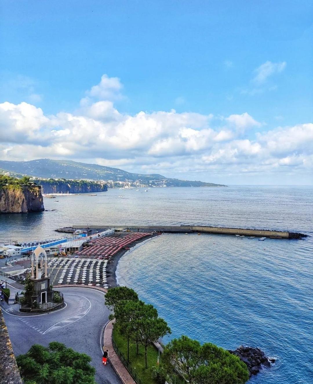 Casa Vacanza "Nonna Matilde" A Meta Di Sorrento, 600Mt Dal Mare, Casa Per 4 Bagian luar foto