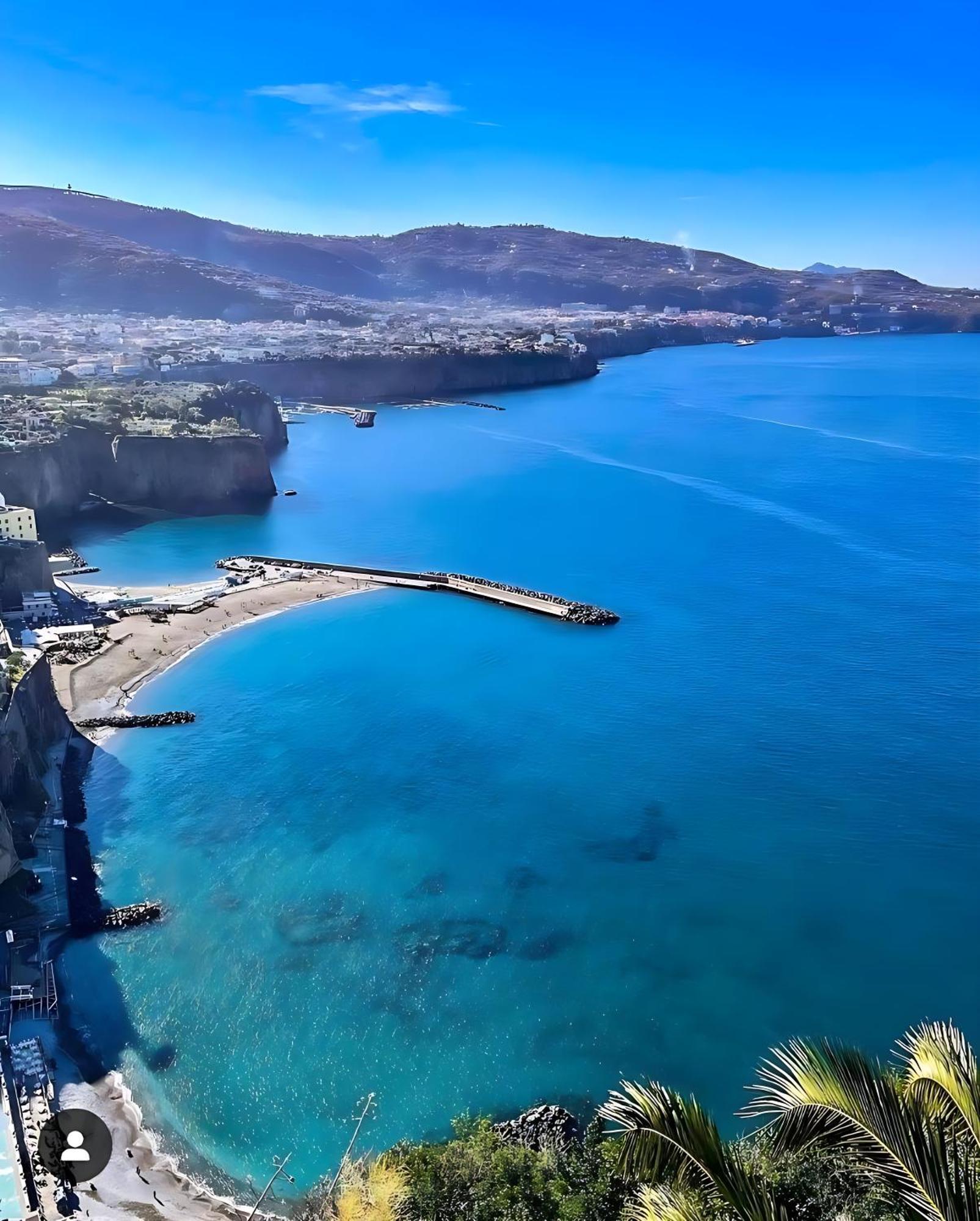 Casa Vacanza "Nonna Matilde" A Meta Di Sorrento, 600Mt Dal Mare, Casa Per 4 Bagian luar foto